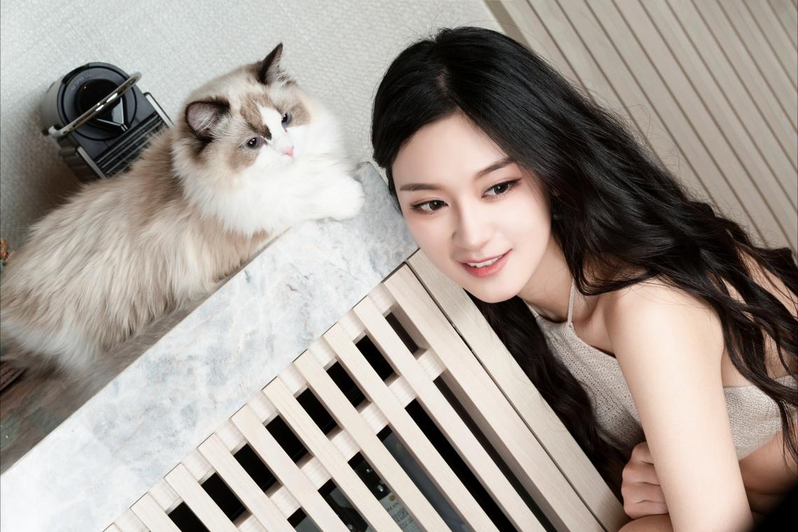 韩正会见国际展览局秘书长科肯切斯